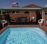 Country Manor Motor Inn - Surfers Gold Coast
