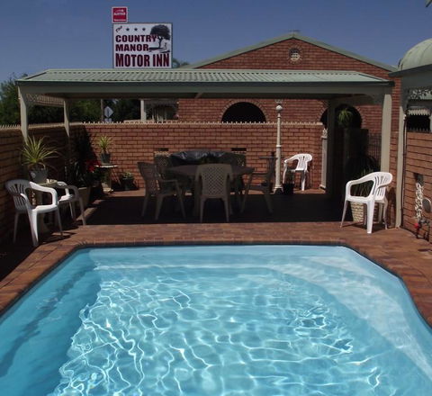 Country Manor Motor Inn - Surfers Gold Coast 0