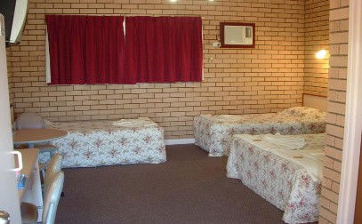 Country Manor Motor Inn - Surfers Gold Coast 3