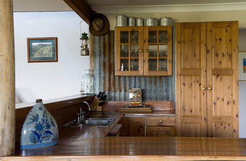 Yaraandoo Lakeside Retreat - Surfers Gold Coast 1