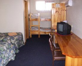 Cooma Country Club Motor Inn - Surfers Gold Coast 2