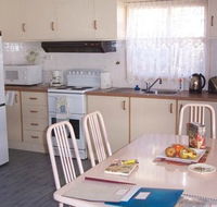 Azalea Cottage - Surfers Gold Coast