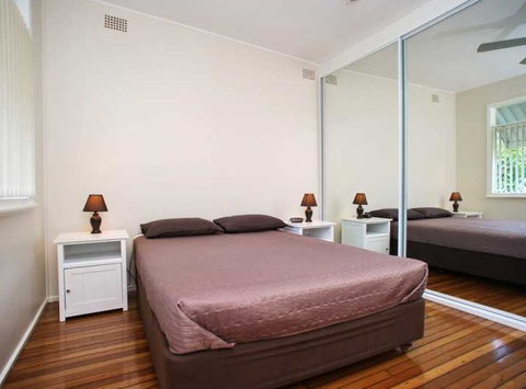28 Rigney Street - Surfers Gold Coast 3