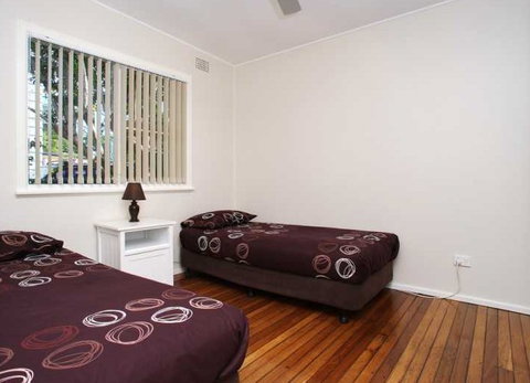28 Rigney Street - Surfers Gold Coast 4