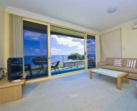 Little Hut - Surfers Gold Coast 1