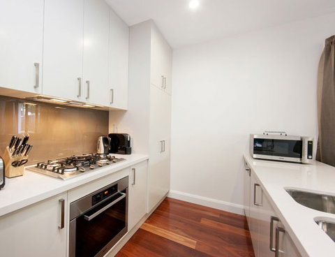 Abode Apartments Albury - Surfers Gold Coast 5