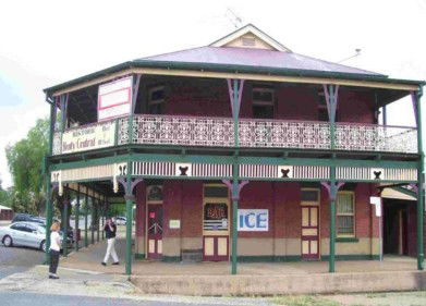 Henty Central Bed And Breakfast - Surfers Gold Coast 0