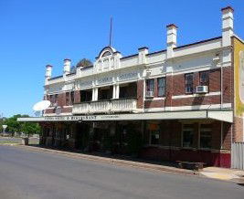 Yenda Hotel - Surfers Gold Coast 1