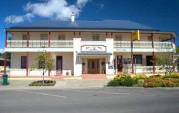 Apsley Arms Hotel - Surfers Gold Coast 1