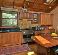 Bodhi Cottages - Mountaintop Villa - Surfers Gold Coast
