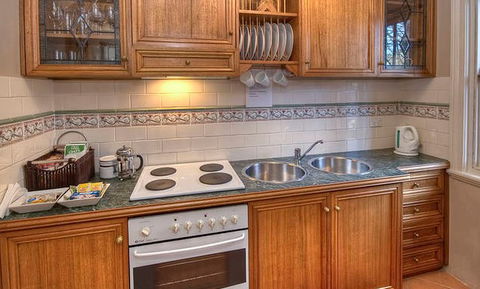 Bridal Falls Cottage - Surfers Gold Coast 1
