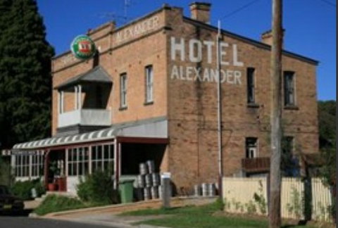 Alexander Hotel Rydal - Surfers Gold Coast 0