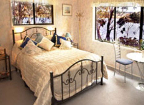 Blue Mountains Lakeside Bed And Breakfast - Surfers Gold Coast 1