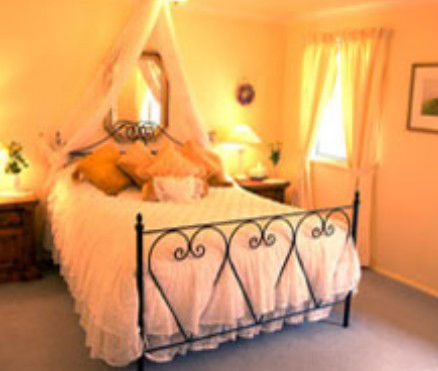 Blue Mountains Lakeside Bed And Breakfast - Surfers Gold Coast 2