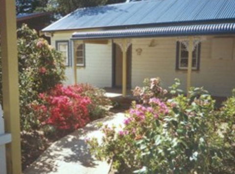 AppleBlossom Cottage - Surfers Gold Coast 0
