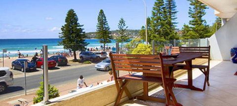 Absolute Beachfront Manly Bed And Breakfast - Surfers Gold Coast 1