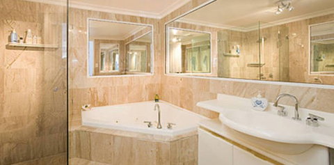 Absolute Beachfront Manly Bed And Breakfast - Surfers Gold Coast 2