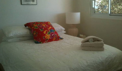 Absolute Beachfront Manly Bed And Breakfast - Surfers Gold Coast 4