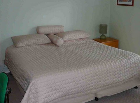 A Beach House Near Manly Two - Surfers Gold Coast 3