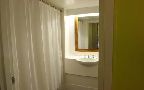 Abey Hotel Sydney - Surfers Gold Coast 3