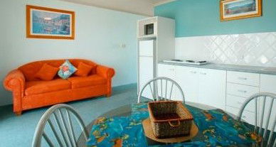 Allamanda Retreat - The Entrance - Surfers Gold Coast 2
