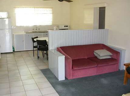 Castlereagh Village Holiday Units - Surfers Gold Coast 3
