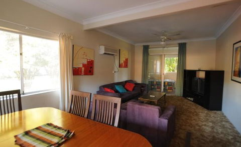 Amber Court Coonabarabran - Surfers Gold Coast 1