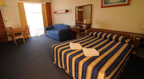 Amber Court Coonabarabran - Surfers Gold Coast 3