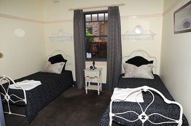 Belle La Rue - Surfers Gold Coast 2