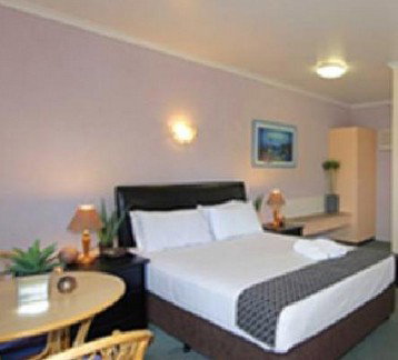 Alexandras On Takalvan - Surfers Gold Coast 7