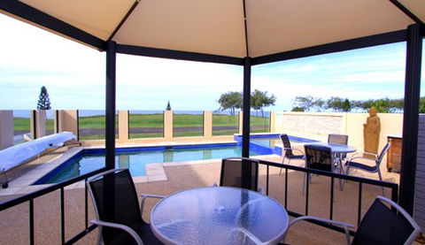 Ocean Paradise Holiday House - Surfers Gold Coast 3
