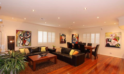 Ocean Paradise Holiday House - Surfers Gold Coast 4
