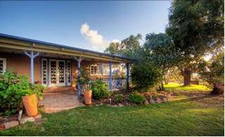 James Farmhouse And Rose Cottage - Surfers Gold Coast 0