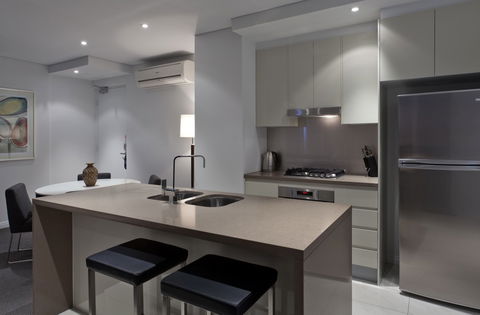Meriton Serviced Apartments - Brisbane - Surfers Gold Coast 3