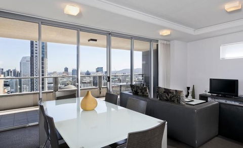 Mint Brisbane - Skyline Apartments - Surfers Gold Coast 2