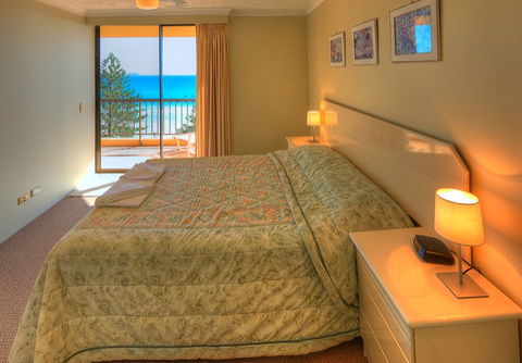 Columbia Beachfront Apartments - Surfers Gold Coast 1