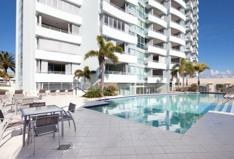 Grand Apartments - Surfers Gold Coast 5