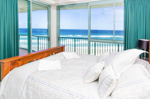 Waterford Apartments On Main Beach - Surfers Gold Coast 2