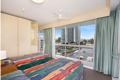 Beachcomber International Resort - Surfers Gold Coast 1