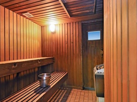 Sandy Point Beach Resort - Surfers Gold Coast 2
