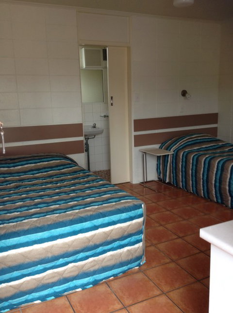 Sunburst Motel - Surfers Gold Coast 2
