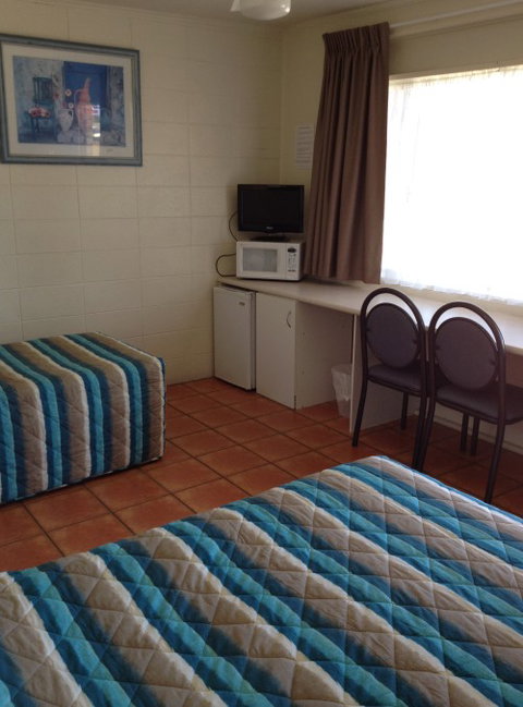 Sunburst Motel - Surfers Gold Coast 4