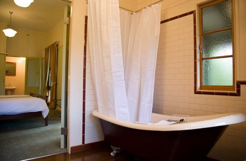 Coolabine Ridge Eco Sanctuary - Surfers Gold Coast 3