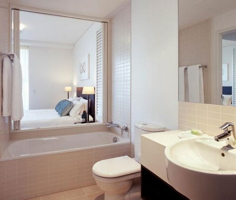 Cairns Harbour Lights Hotel - Surfers Gold Coast 3