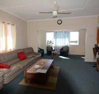 AMELIA STREET GLADSTONE 5 BEDROOMS - Surfers Gold Coast