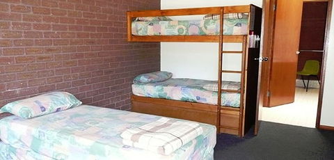 Norval Lodge - Surfers Gold Coast 2