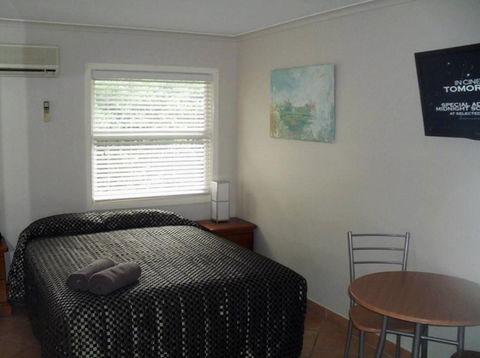 Bali Hi Motel - Surfers Gold Coast 2