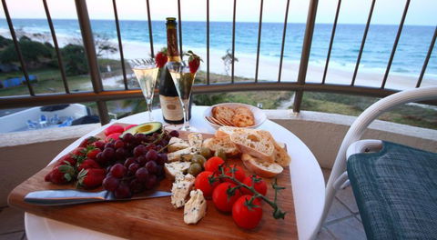 San Simeon Beachfront Apartments - Surfers Gold Coast 6