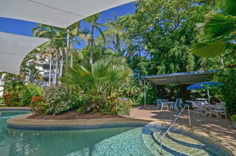 Roydon Beachfront Holiday Apartments - Surfers Gold Coast 3