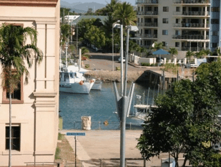 Globetrotters Budget Accommodation - Surfers Gold Coast 1